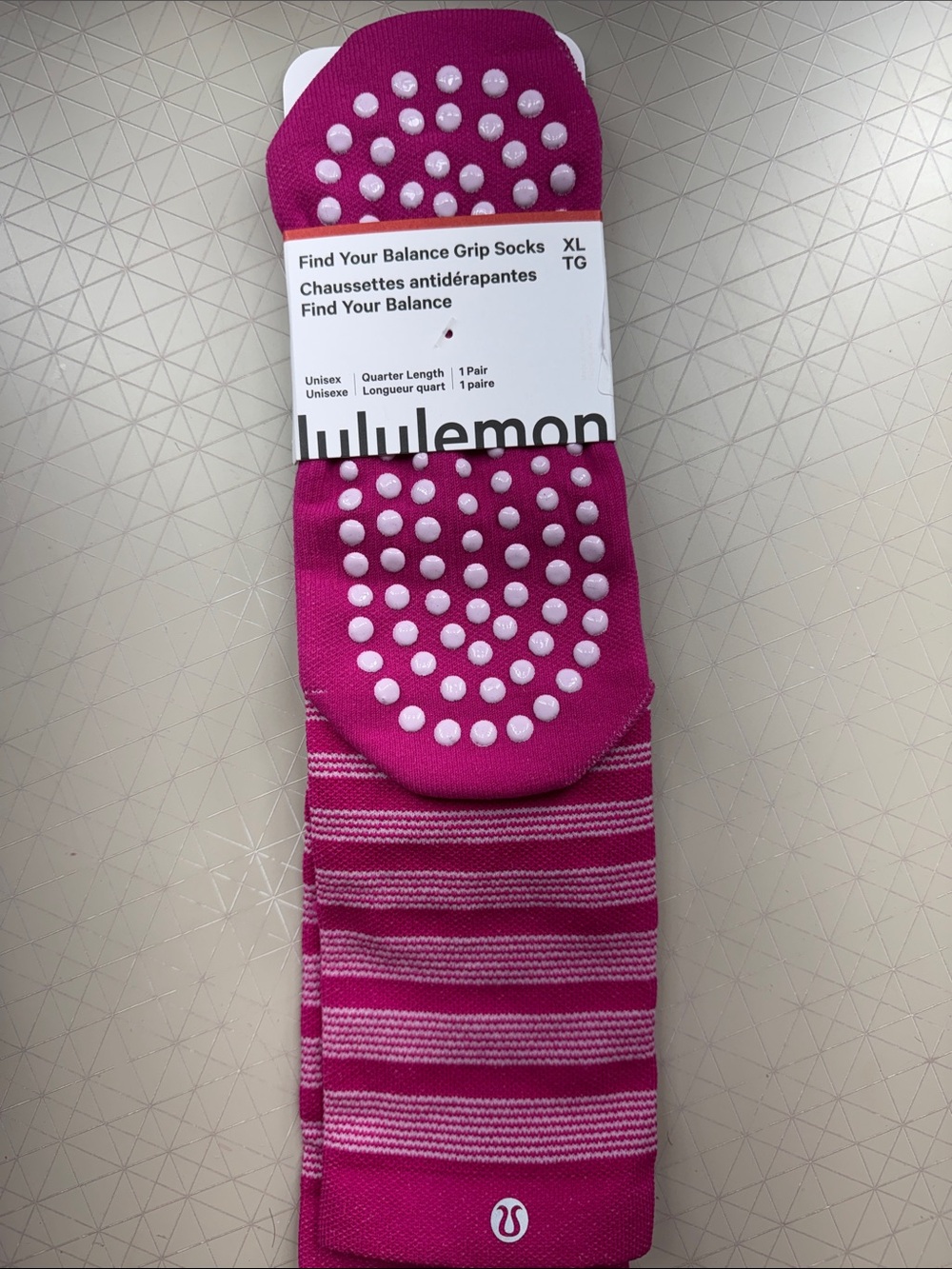 lululemon athletica Find Your Balance Grip Socks in Magenta